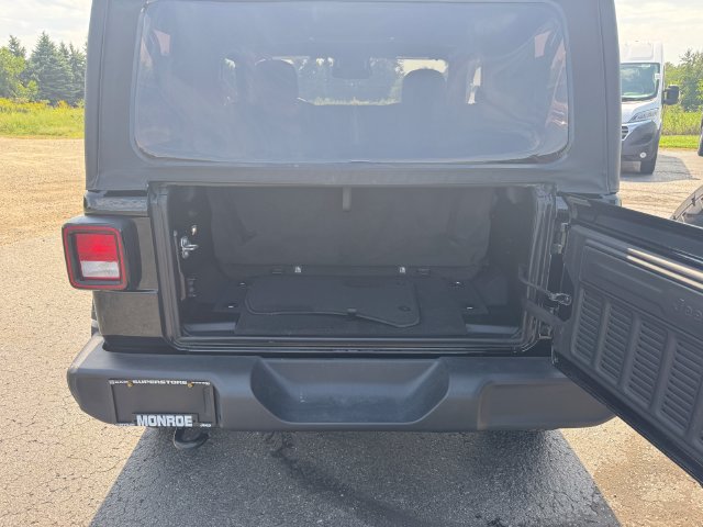 Certified 2025 Jeep Wrangler Sport AWD/4WD image 16