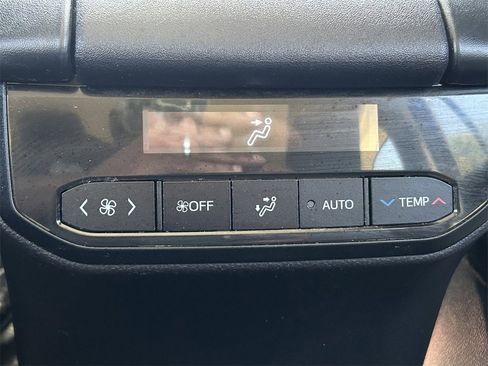 Certified 2024 Toyota Highlander LE image 18