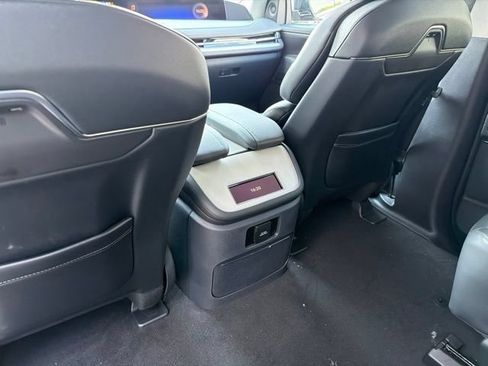 New 2027 Lincoln Navigator Premiere AWD/4WD image 8