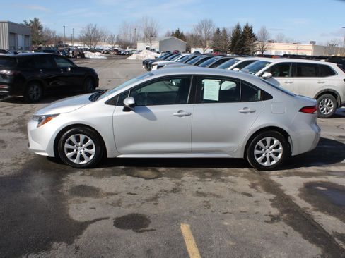 Used 2023 Toyota Corolla LE image 5