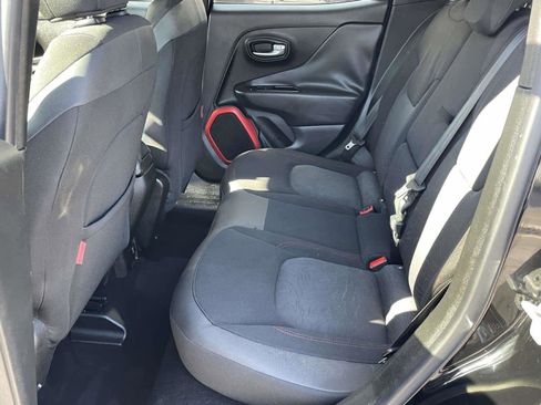 Used 2016 Jeep Renegade Trailhawk image 9