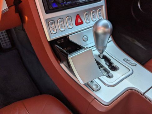 Used 2005 Chrysler Crossfire Limited RWD image 22