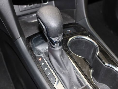 Used 2023 Chevrolet Equinox Premier image 27