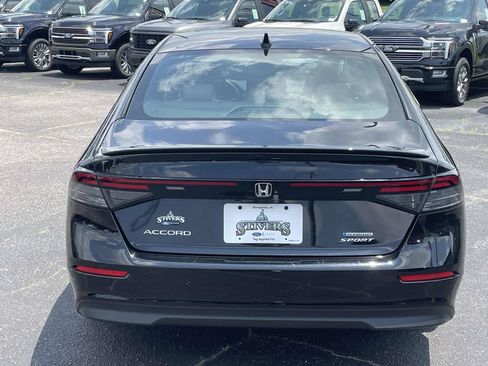 Used 2025 Honda Accord Sport image 4