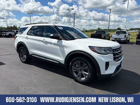 Used 2025 Ford Explorer Active w/ Active Comfort Package AWD/4WD image 7