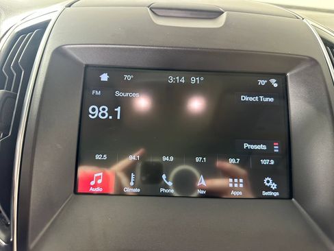 Used 2018 Ford Edge Titanium w/ Technology Package FWD image 29