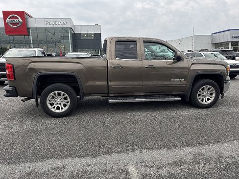 Used 2015 GMC Sierra 1500 SLE w/ SLE Value Package AWD/4WD image 2