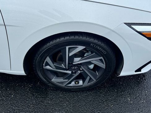 Certified 2024 Hyundai Elantra SEL w/ Convenience Package FWD image 6