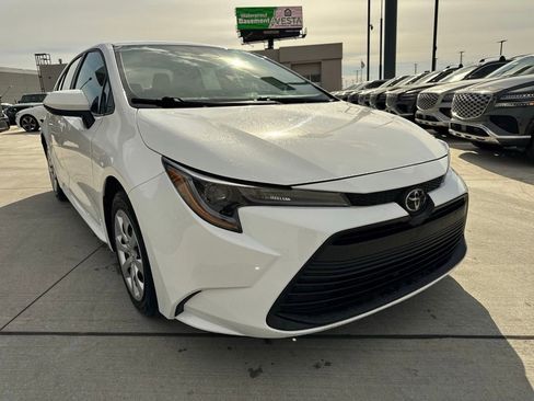 Used 2024 Toyota Corolla LE image 3