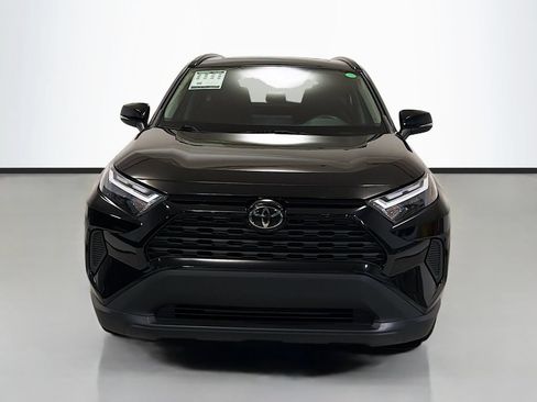Used 2022 Toyota RAV4 XLE w/ Convenience Package AWD/4WD image 2