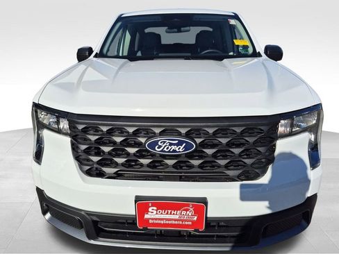 Used 2025 Ford Maverick XLT w/ Equipment Group 302A AWD/4WD image 8