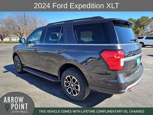 Used 2024 Ford Expedition XLT image 8