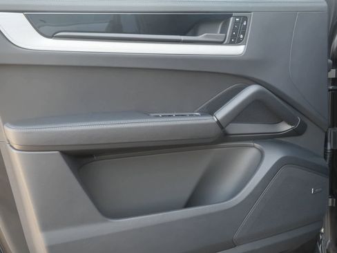New 2026 Porsche Cayenne S image 9