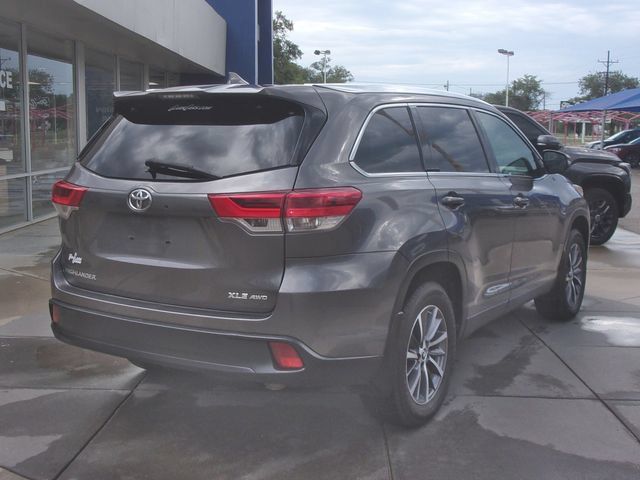 Used 2019 Toyota Highlander XLE AWD/4WD image 13
