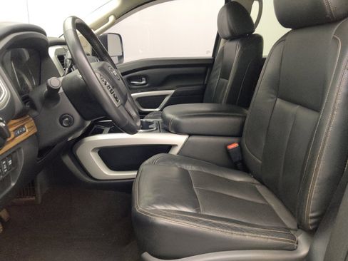 Used 2017 Nissan Titan SL RWD image 17