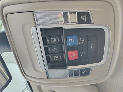 Used 2020 RAM 3500 Laramie image 32