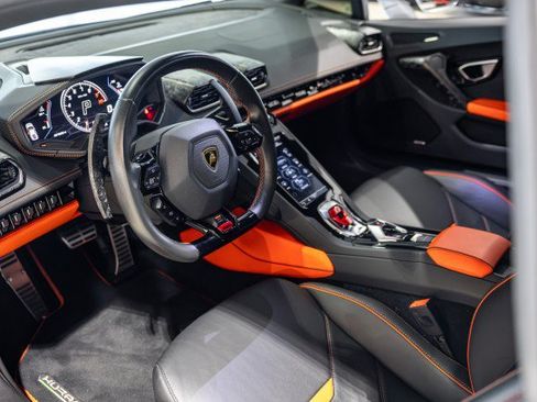Used 2022 Lamborghini Huracan EVO RWD image 36