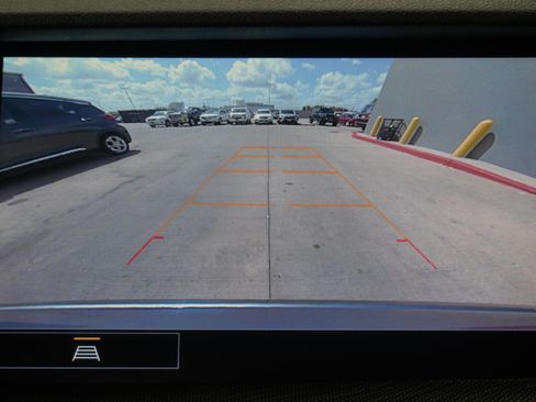 Used 2021 Buick Envision Essence w/ Sport Touring Package FWD image 19