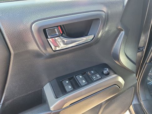 Used 2023 Toyota Tacoma TRD Sport w/ Advanced Technology Package AWD/4WD image 15