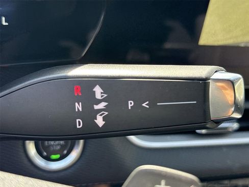 Used 2025 Chevrolet Equinox LT FWD image 14