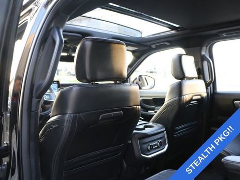 Used 2025 Ford Expedition Platinum w/ Stealth Appearance Package image 15