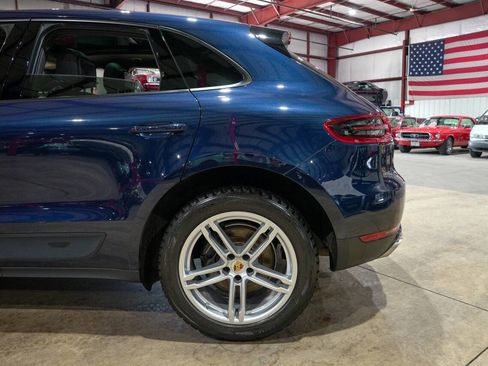 Used 2018 Porsche Macan AWD/4WD image 5