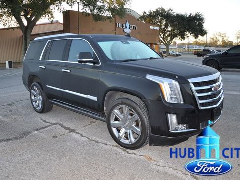 Used 2016 Cadillac Escalade Premium image 7