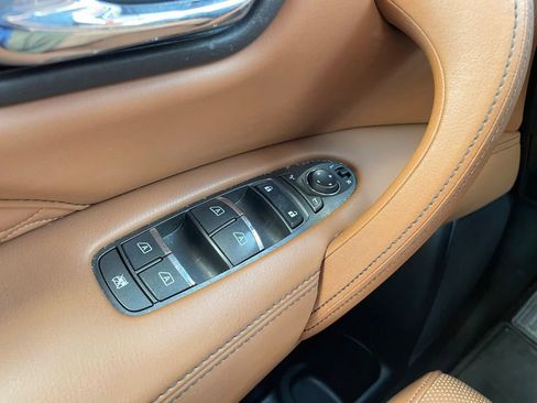 Used 2023 INFINITI QX80 Sensory w/ All-Season Package RWD image 12