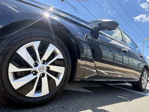 Certified 2025 Nissan Altima 2.5 S FWD image 10