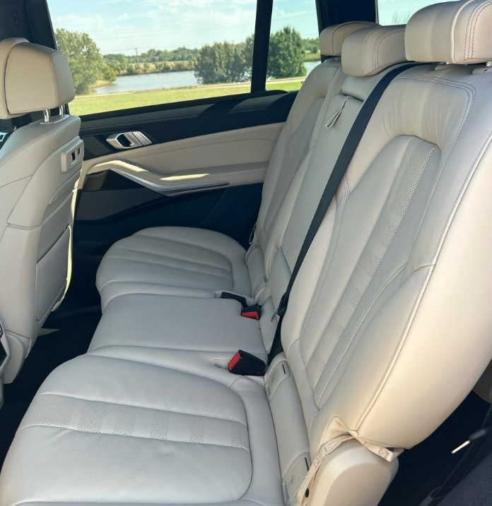 Used 2021 BMW X7 xDrive40i w/ Premium Package AWD/4WD image 7