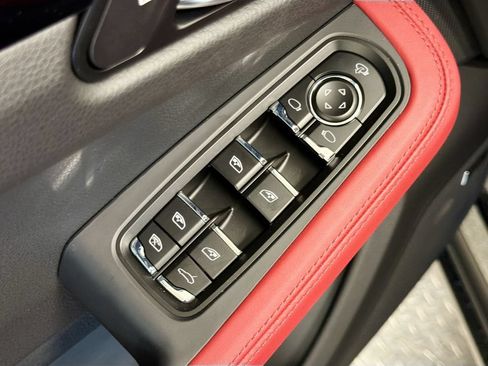 New 2026 Porsche Macan AWD/4WD image 19