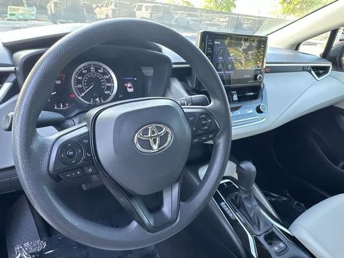 Used 2022 Toyota Corolla LE FWD image 13