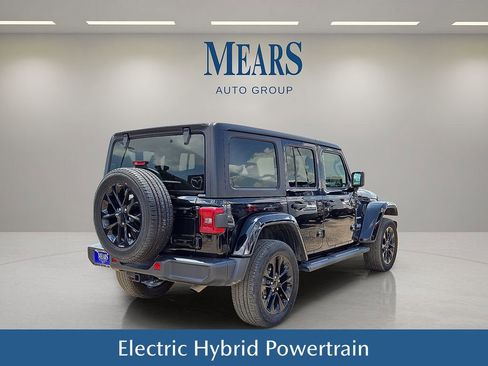 Used 2023 Jeep Wrangler Unlimited Sahara image 6