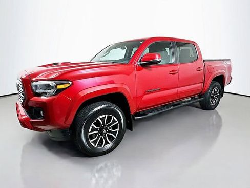 Used 2020 Toyota Tacoma TRD Sport w/ Technology Package AWD/4WD image 3