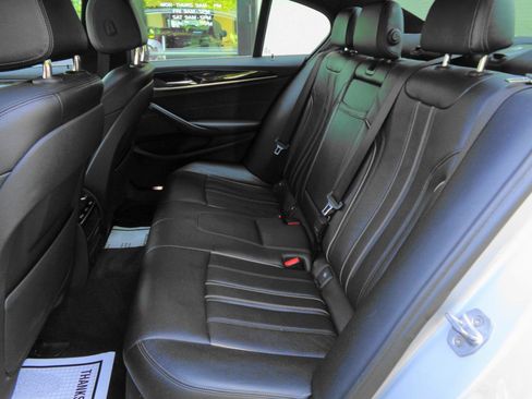 Used 2018 BMW 530i xDrive AWD/4WD image 16