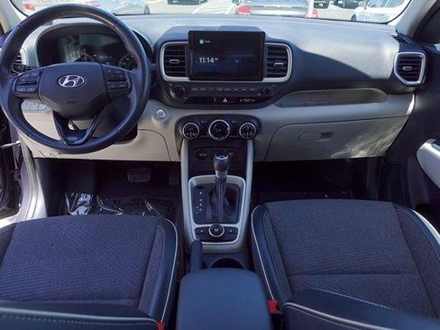 Used 2021 Hyundai Venue FWD image 28