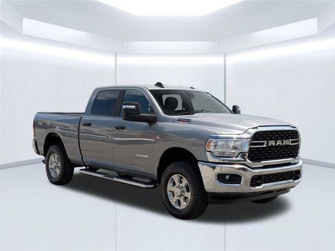 Used 2024 RAM 2500 Big Horn AWD/4WD image 10