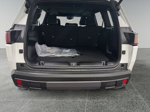 New 2026 Jeep Cherokee Overland image 13