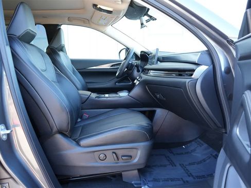 Certified 2025 INFINITI QX60 Luxe w/ Vision Package image 20