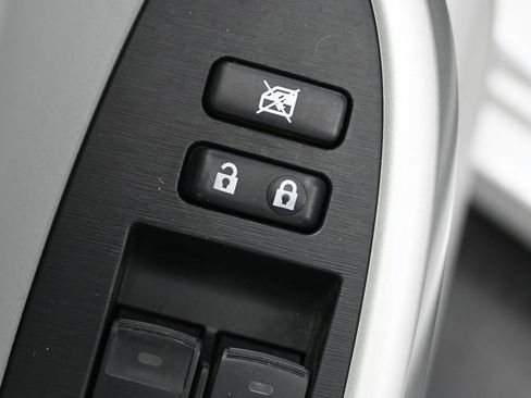 Used 2012 Toyota Prius Three w/ Solar Roof Pkg image 11