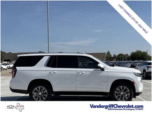 Used 2024 Chevrolet Tahoe LT w/ Luxury Package RWD image 3