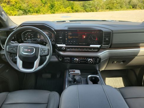 Used 2023 GMC Sierra 1500 SLT w/ SLT Premium Plus Package AWD/4WD image 18