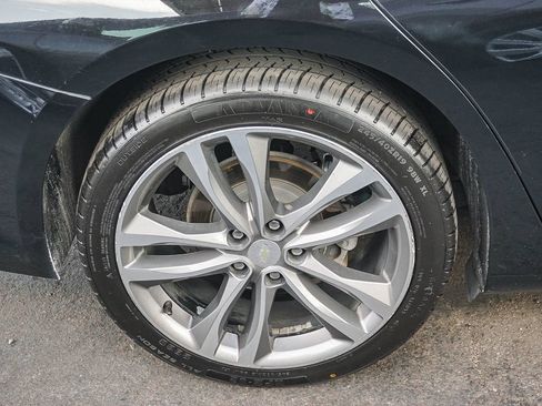 Used 2020 Chevrolet Malibu Premier FWD image 9