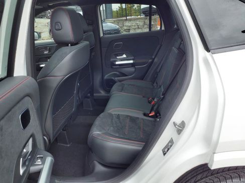 Used 2025 Mercedes-Benz GLA 250 4MATIC image 12