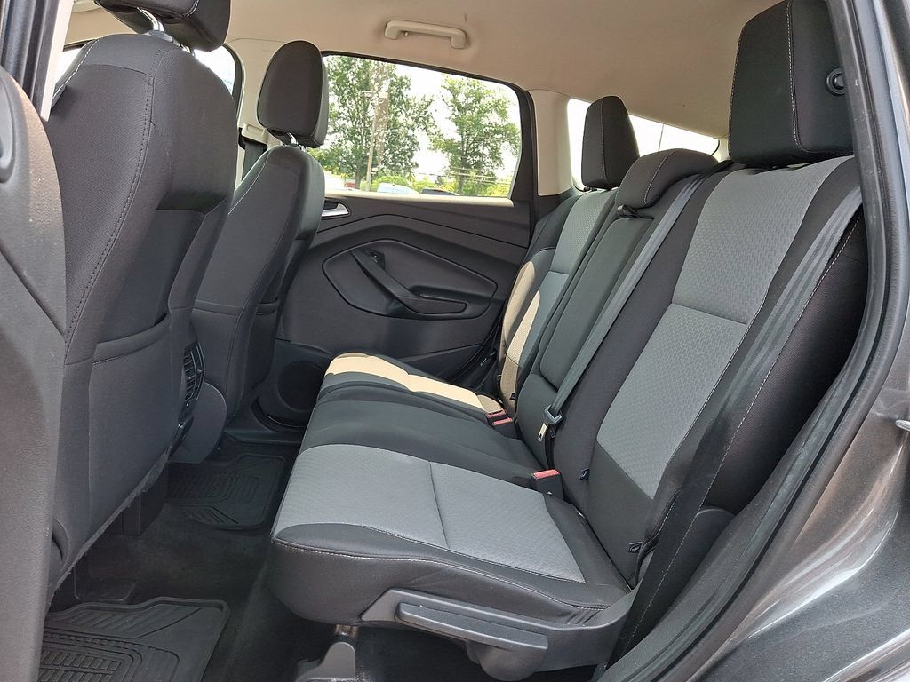 Used 2017 Ford Escape SE w/ SE Cold Weather Package FWD image 11