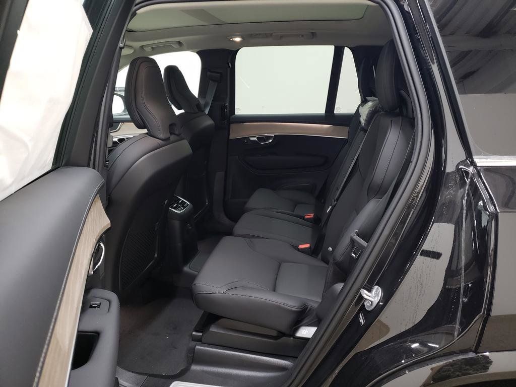 New 2025 Volvo XC90 T8 Core w/ Protection Package Premier AWD/4WD image 10
