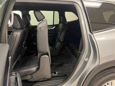 Used 2026 GMC Acadia Elevation w/ Elevation Premium Package AWD/4WD image 27