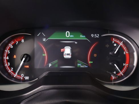 Used 2025 Toyota RAV4 XLE image 4