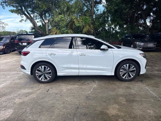 Used 2023 Audi Q4 e-tron Premium Plus w/ Premium Plus RWD image 6