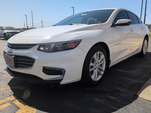 Used 2016 Chevrolet Malibu LT w/ Leather Package FWD image 4